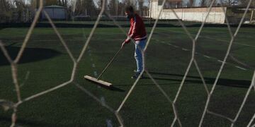 Pese a que el gobierno no lo autorizó abrirán mañana las canchas de futbol 5\u002E