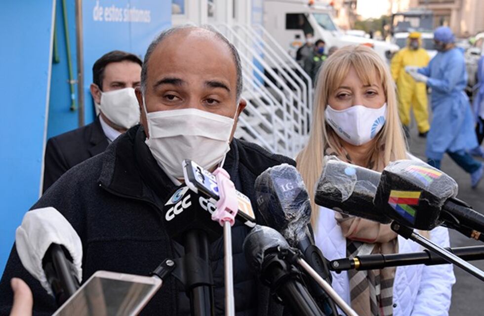 Juan Manzur: "La pandemia va a pasar, por eso les pido que nos cuidemos"