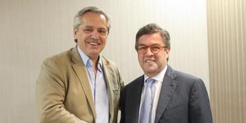 El presidente electo Alberto Fernández y el titular del Banco Interamericano de Desarrollo (BID), Luis Alberto Moreno\u002E
