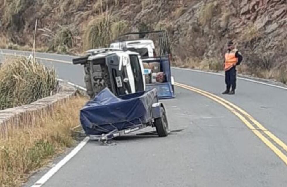 Un utilitario tumbo en las Altas Cumbres