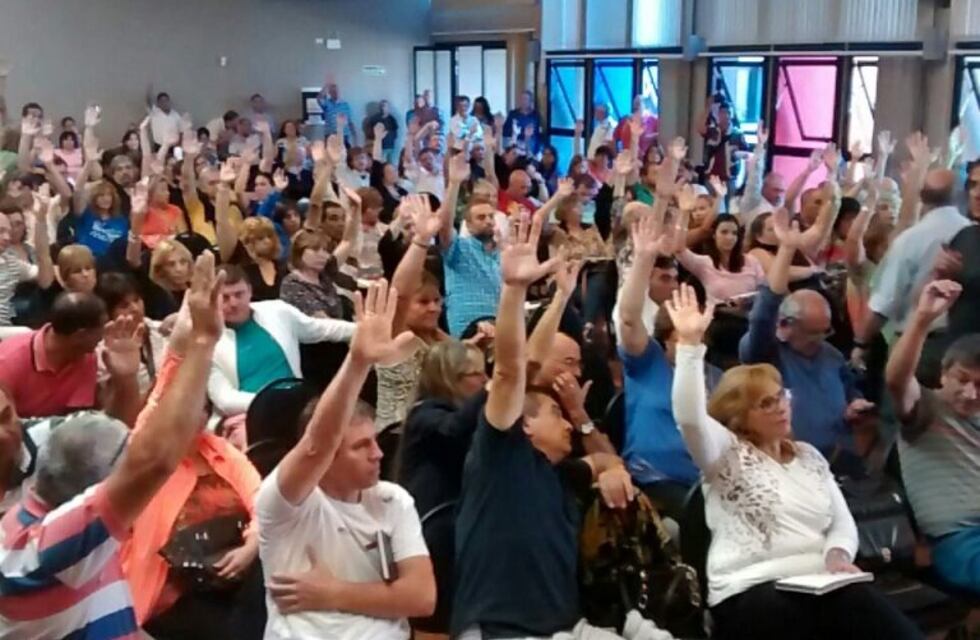 Docentes cordobeses paran miércoles y jueves