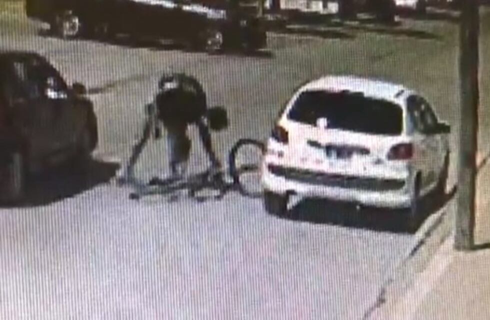 Viral: el cordobés que se pegó un "golpazo" en la bici y quedó filmado
