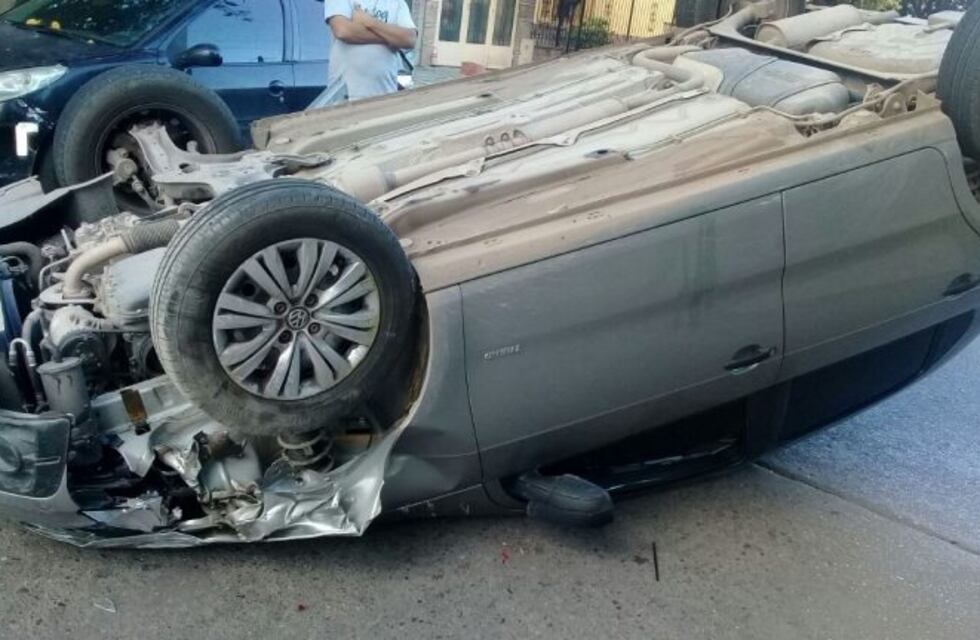 Escándalo de un jefe policial a la salida de una disco en Córdoba