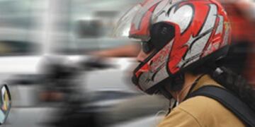 La utilización del casco, en Mendoza es una obligación que todos cumplen,