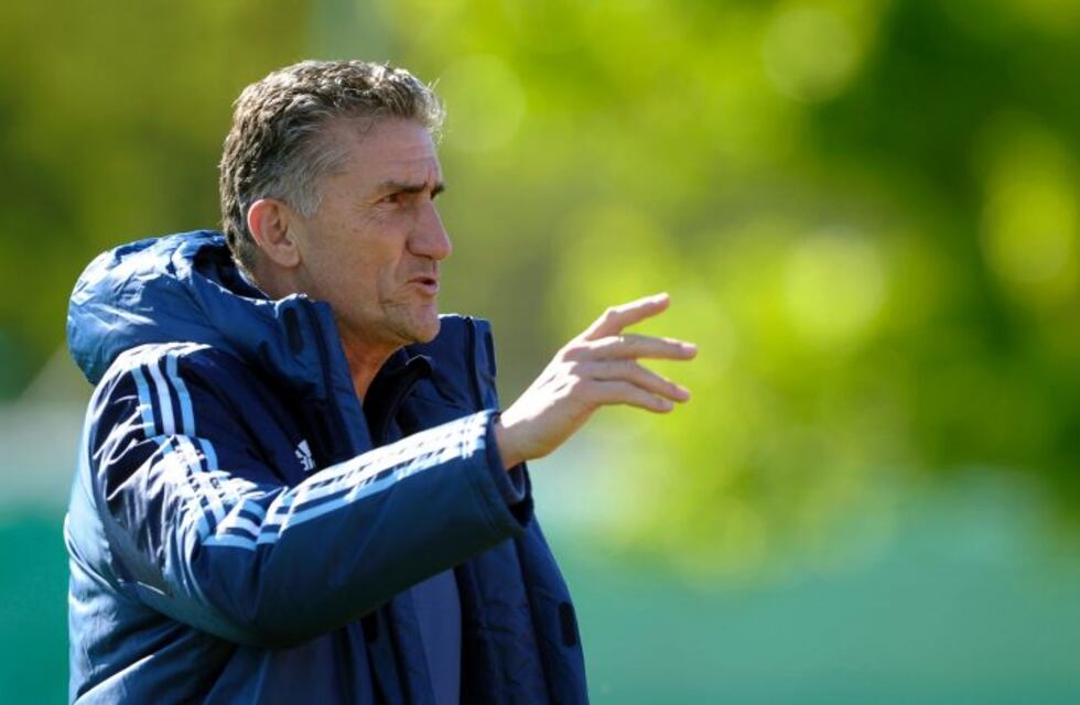 Denuncian que los contratos de Bauza y Úbeda deberían terminar en junio del 2017