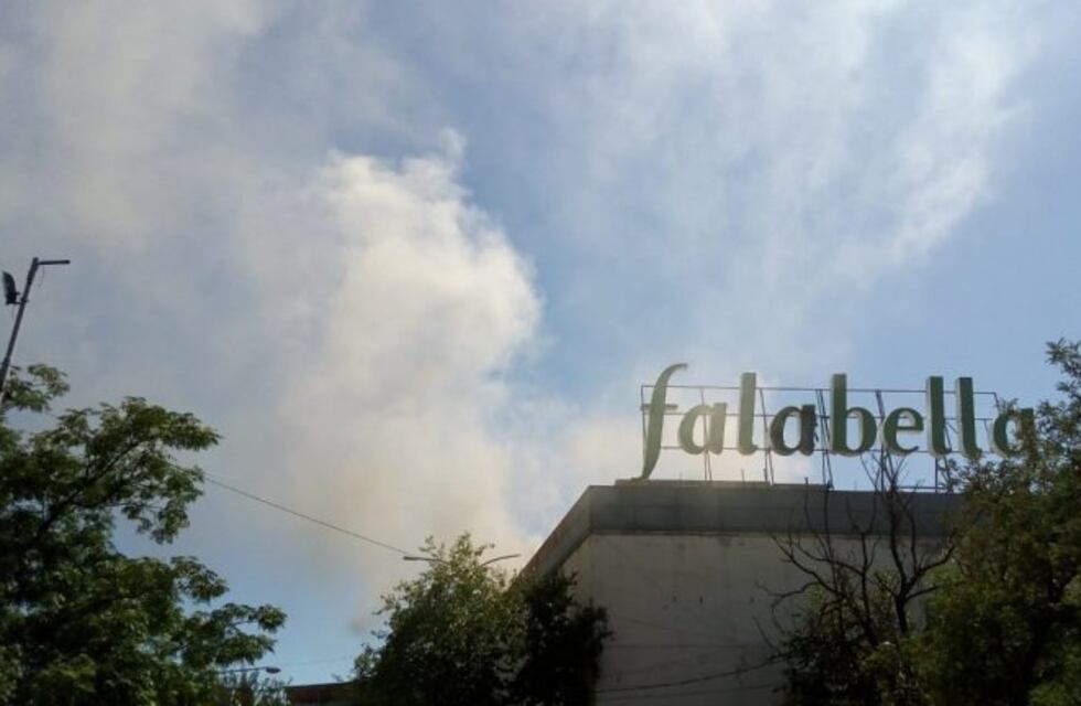 Un incendio en el Mendoza Plaza Shopping alertó a vecinos