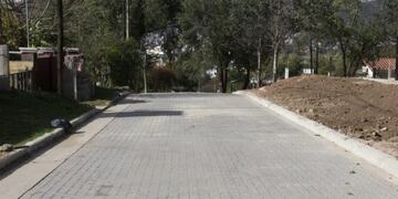 Obra de adoquinado en el Boulevard La Paz