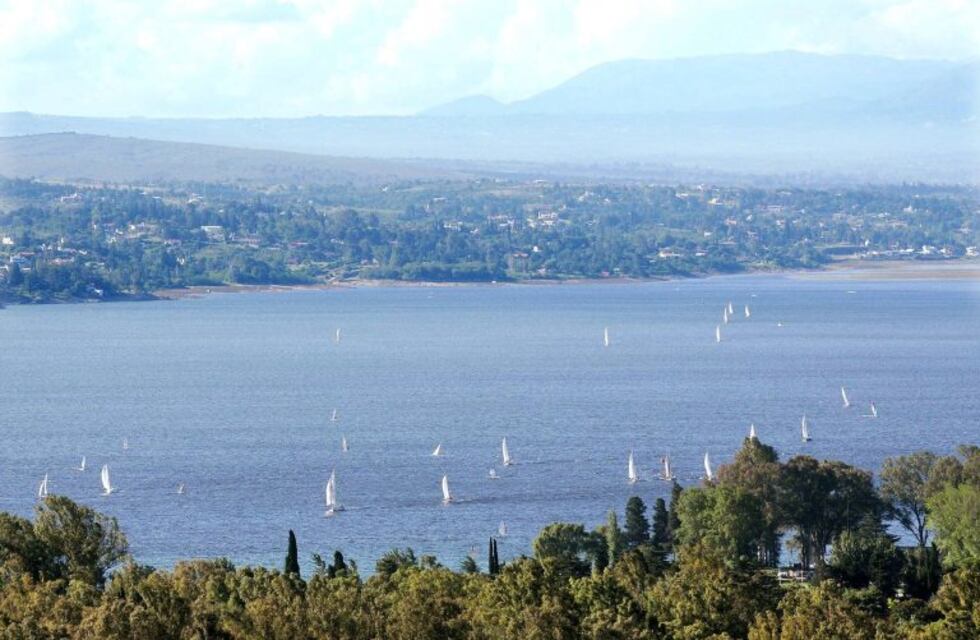 Sol a pleno en este martes de eclipse solar en Carlos Paz