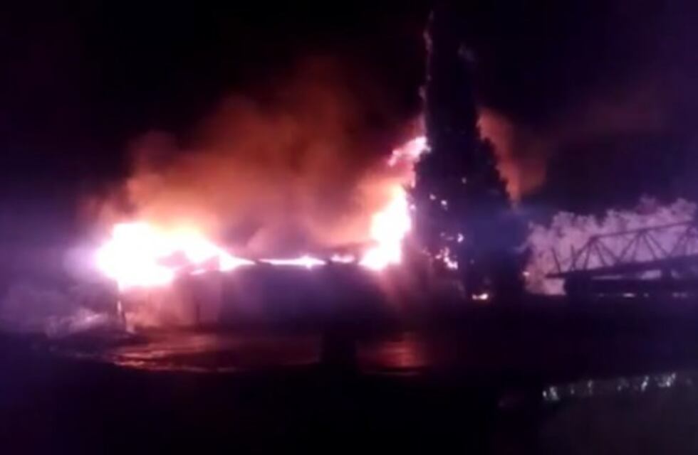 Se incendió depósito de conservas en Guaymallén