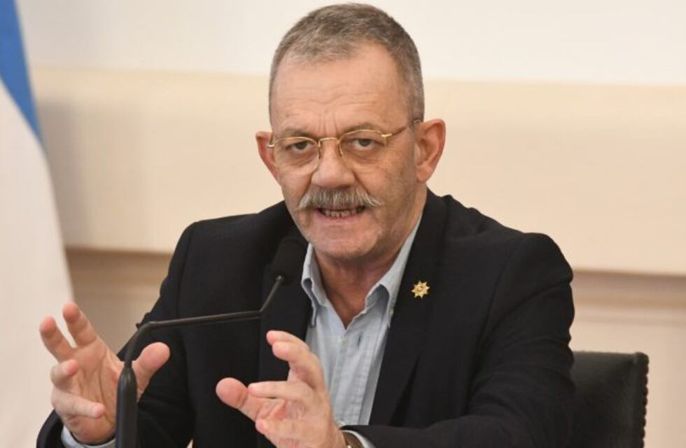 Víctor Sarnaglia renuncia a la policía de Santa Fe "por orden del gobernador"