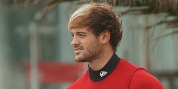 Santiago Muñiz con su traje de San Lorenzo\u002E