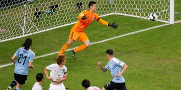 Soccer Football - Copa America Brazil 2019 - Group C - Uruguay v Japan - Arena Do Gremio, Porto Alegre, Brazil - June 20, 2019 Uruguay's Jose Gimenez scores their second goal REUTERS/Diego Vara