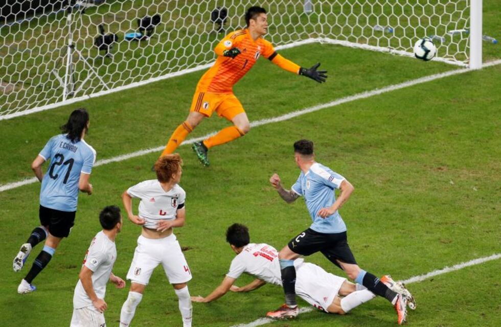 Uruguay empató 2-2 con Japón y sigue como líder del Grupo C