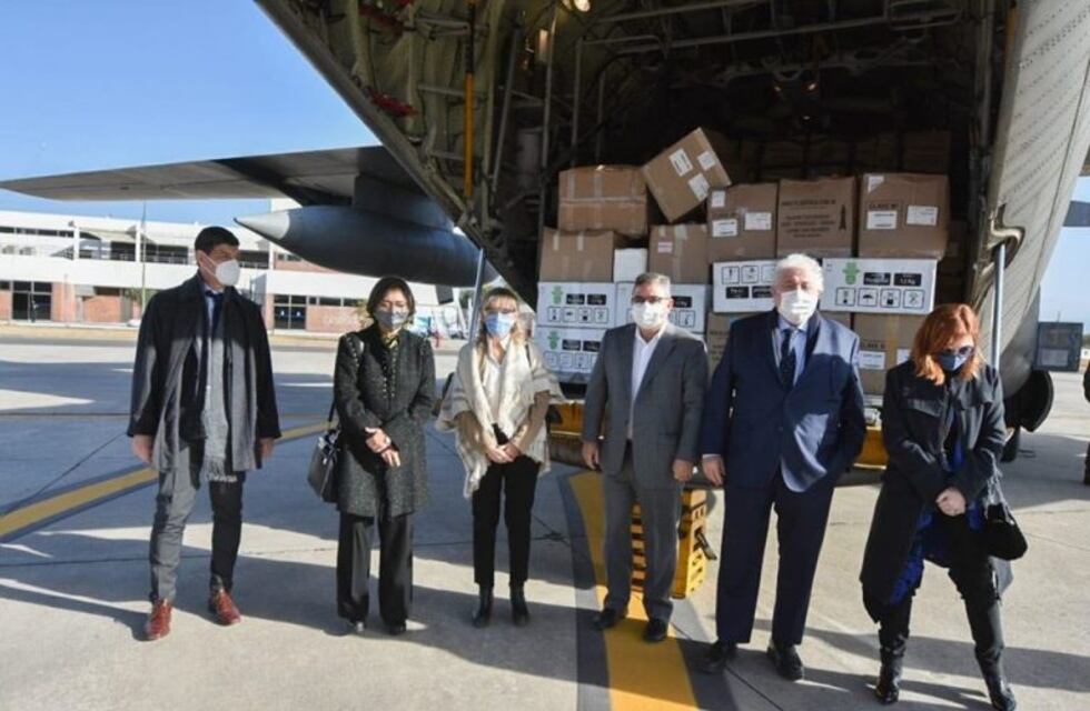 Ginés González García llegó a Catamarca con insumos para hospitales