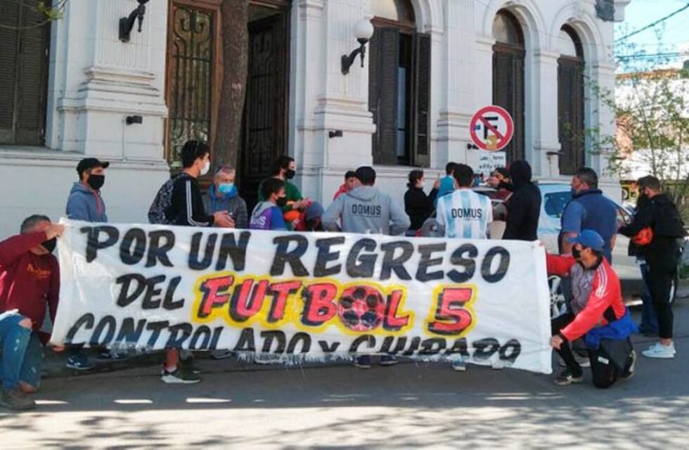 Propietarios de canchas de fútbol 5 reclamaron en Santa Rosa que los habiliten