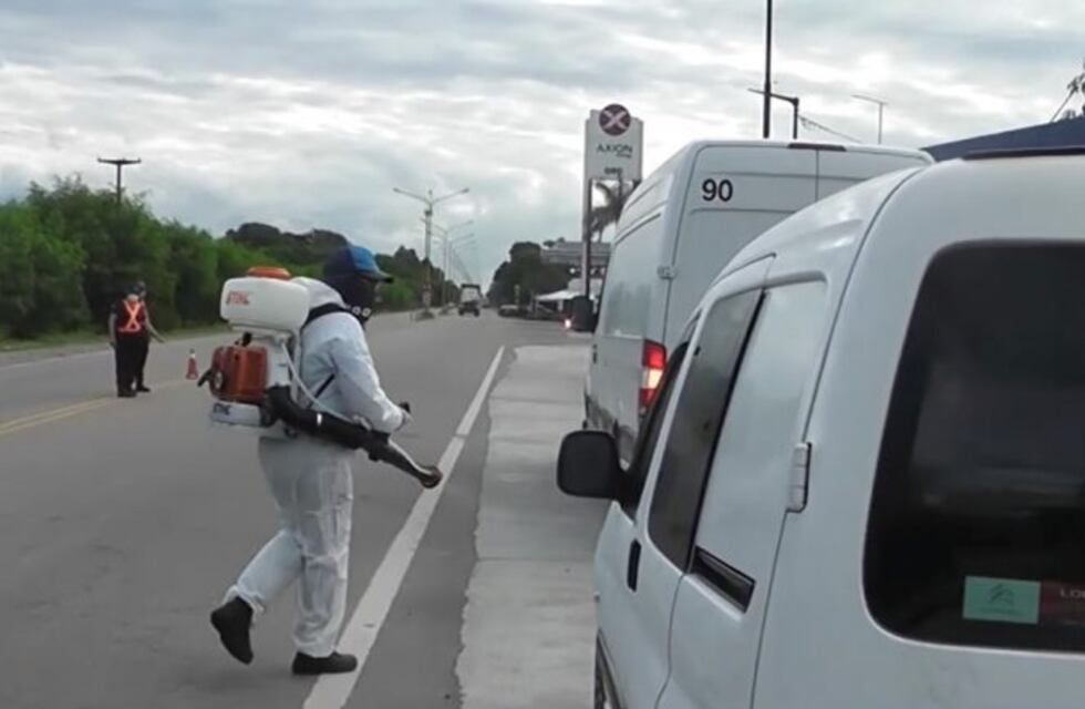 Mucho enojo por un cobro por desinfección de vehículos en Libertador