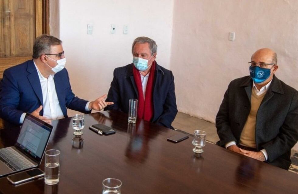 El gobernador Jalil firmó el decreto para crear la comisión que seleccionará magistrados