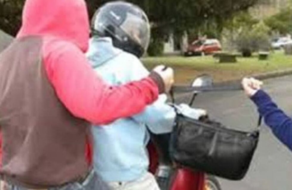 Dos detenidos por arrebato en la vía pública en Arroyito