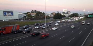 Una mujer murió a raíz de un choque en la Panamericana (Foto: Twitter/AlertasTránsito)