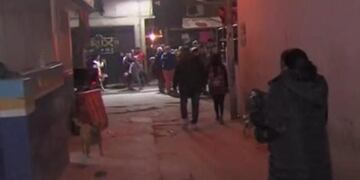 Villa 31: un joven recibió un balazo mientras vecinos reclamaban frente a una comisaría\u002E