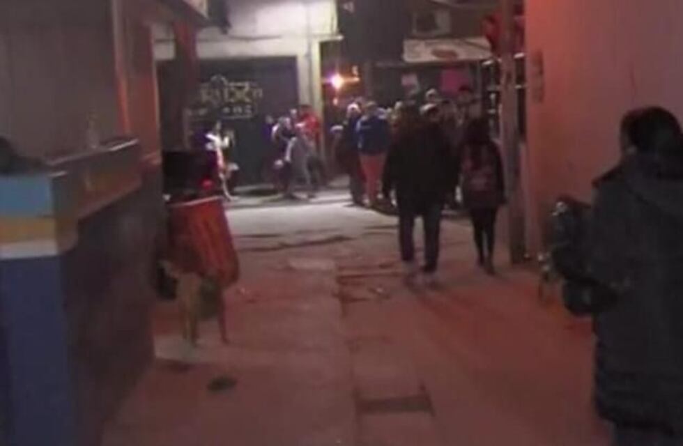 Villa 31: un joven recibió un balazo mientras vecinos reclamaban frente a una comisaría