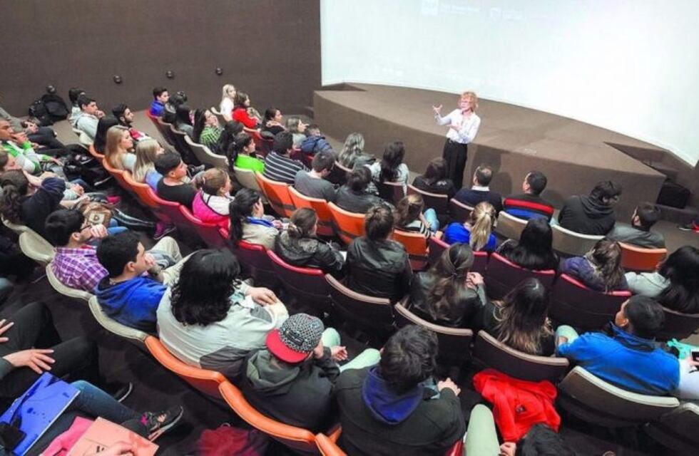 Ofrecen tests vocacionales a jóvenes puntanos