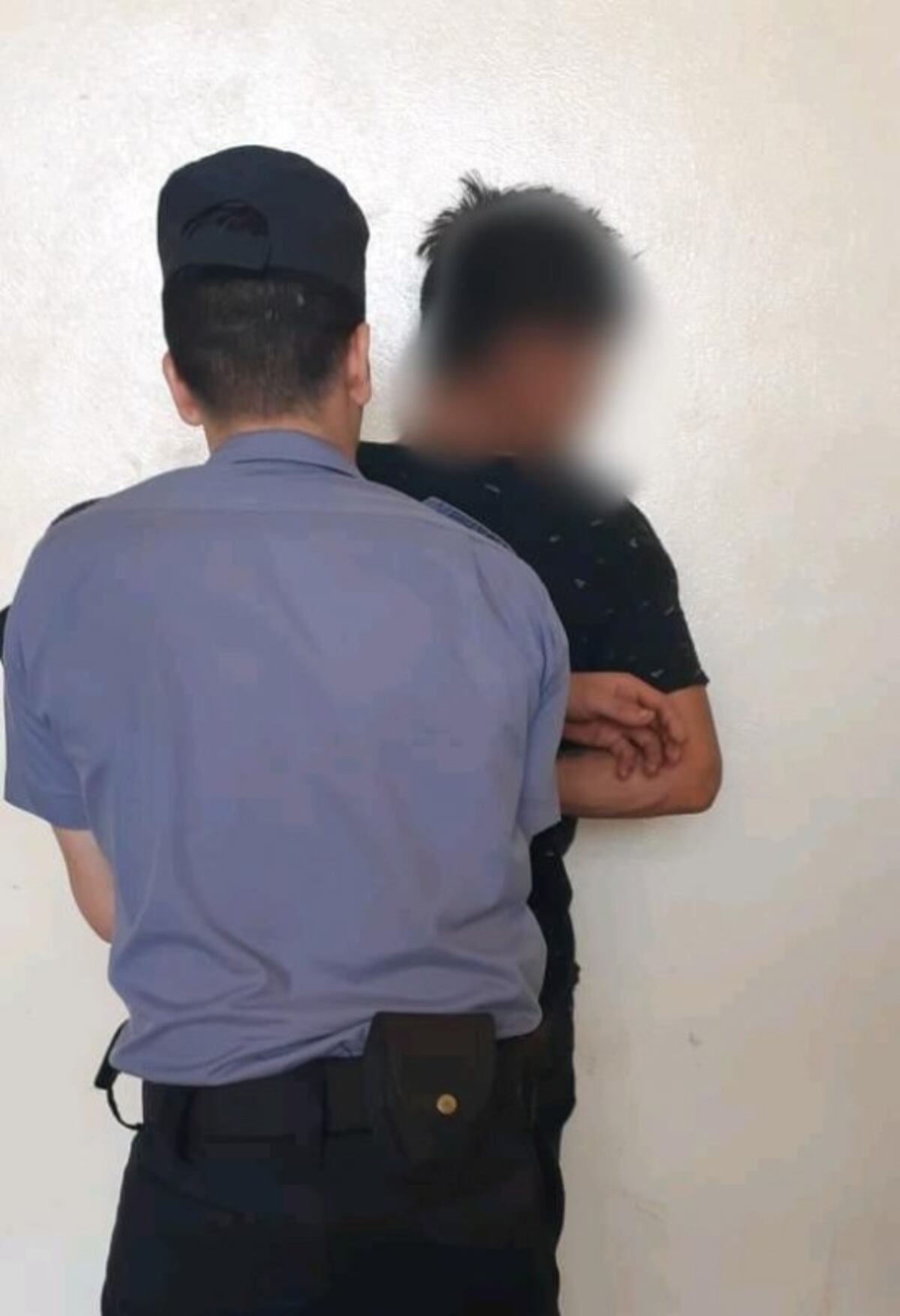 Demorado tras causar destrozos a una camioneta de la Facultad de Ciencias Forestales