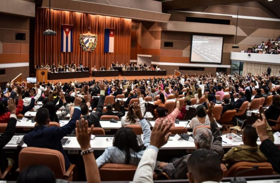 Cuba eliminará la palabra "comunismo" en su nueva Constitución