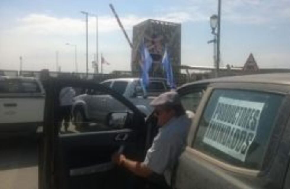 Protesta de productores del sudeste cordobés por inundaciones