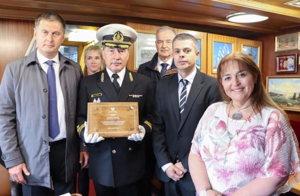 Funcionarios provinciales visitaron veleros rusos que arribaron a Ushuaia