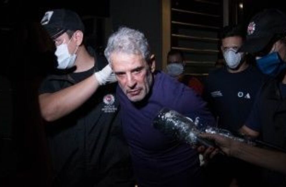 Buscan conocer quién falsificó permiso de empresario rosarino que circulaba como "mucamo" de hospital