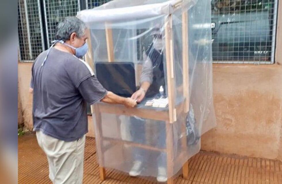 Eldorado: con el regreso de actividades, un quinielero llamó la atención con sus medidas sanitarias