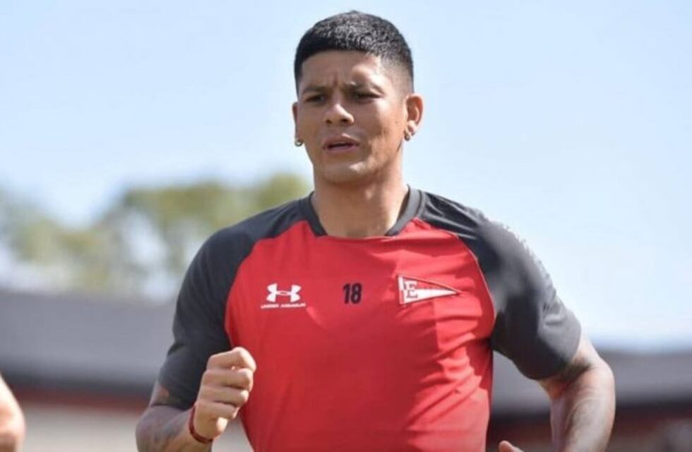 Marcos Rojo organizó una gran olla popular en el barrio El Triunfo