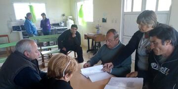 Carlos Sánchez reunido con vecinos del Barrio Fonavi