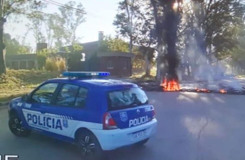 Lo pescaron repartiendo neumáticos para quemar, en protesta de municipales