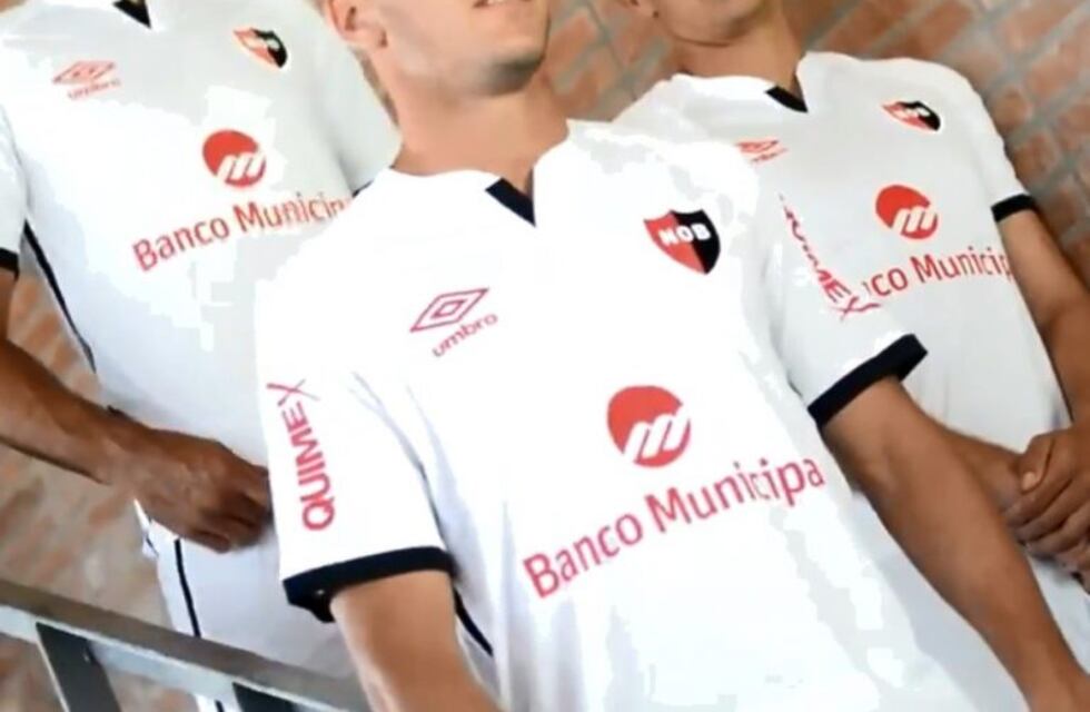 Newell's presentó camiseta alternativa de color blanco "inmaculado"