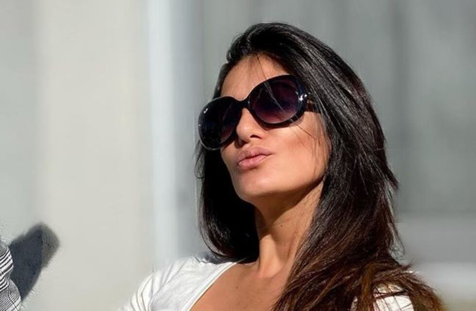 Silvina Escudero demostró su ansiedad con bikini rosada, sol y pileta: "¿Cuánto falta?"