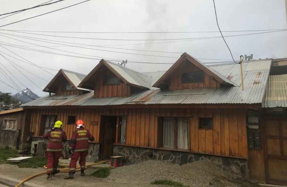 Se produjo un incendio de una vivienda por la calle Holl Holl N° 1.727