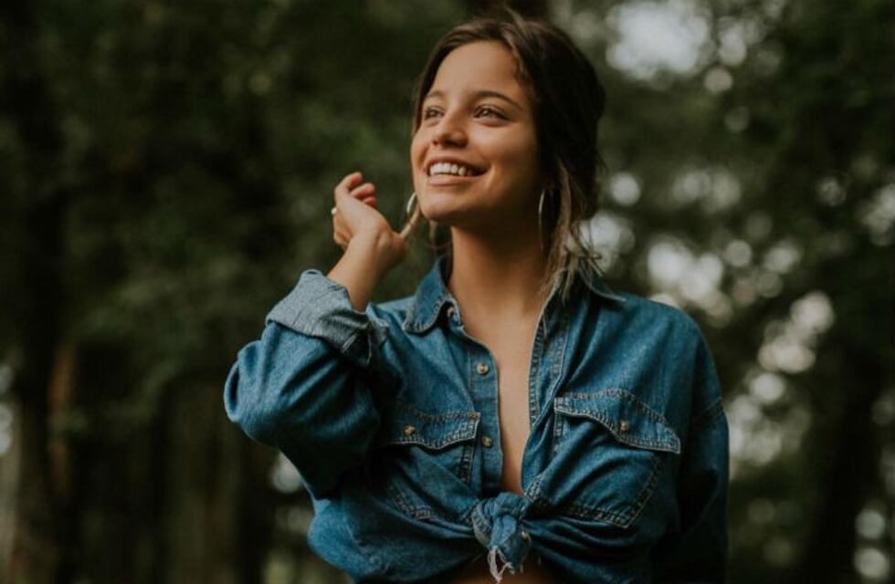 Emilia Mernes: Soy feliz arriba de un escenario