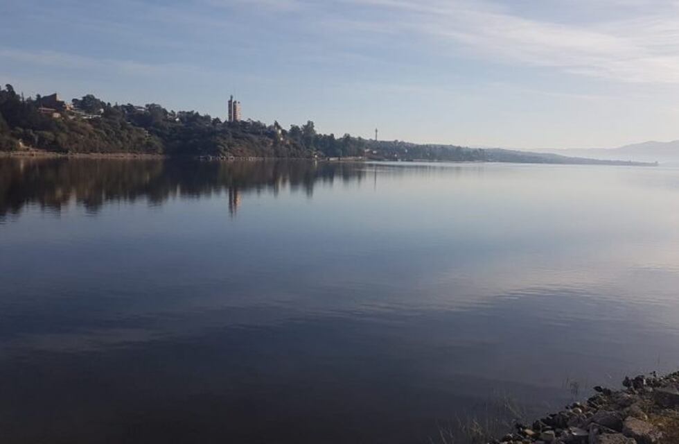 Investigarán si hay presencia de coronavirus en el lago San Roque