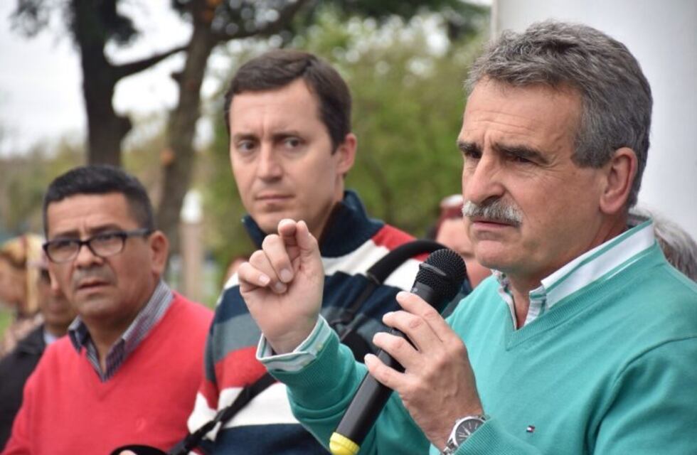 Rossi: "Lo del bono es una farsa para conseguir quórum"