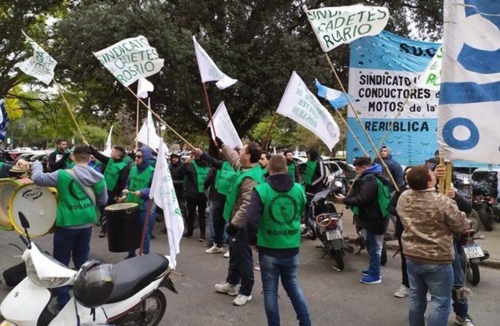 Nueva protesta contra las aplicaciones de cadetería frente a Tribunales