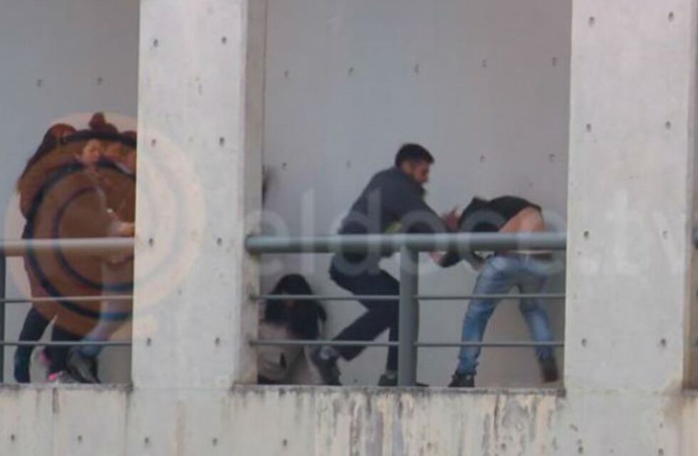 Escándalo en tribunales: familiares del "Sapito" Gómez y Emanuel Balbo, a las trompadas