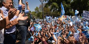 Macri en Mendoza encabezó la marcha Sí se puede junto a Cornejo y Suarez