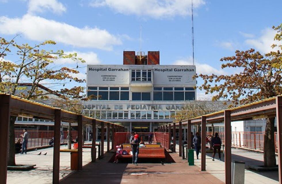 Una nena correntina está enferma hace 4 meses y su familia vende rifas y pizzas para llevarla al Garrahan