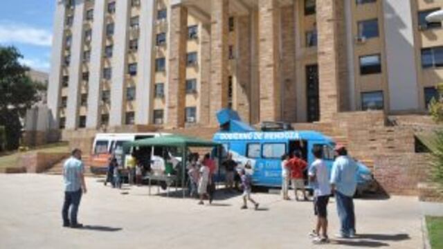 Bajan los precios para hacer el DNI y el Pasaporte.