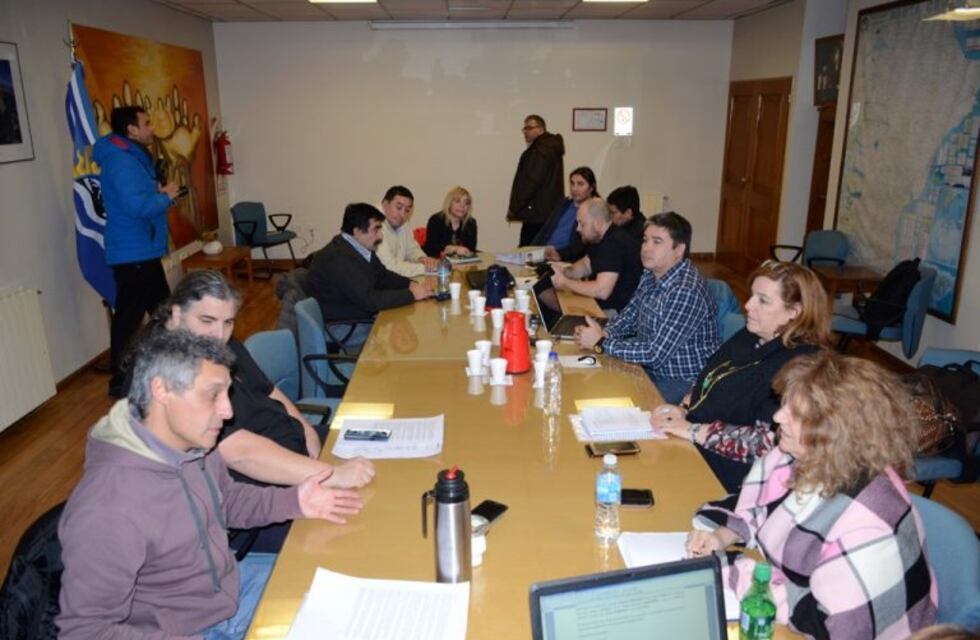 Jubilados piden audiencia a la gobernadora por aumento