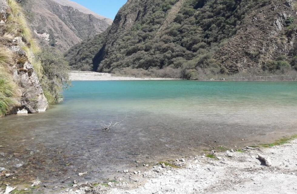 Prohíben bañarse y hacer camping en Laguna Esmeralda