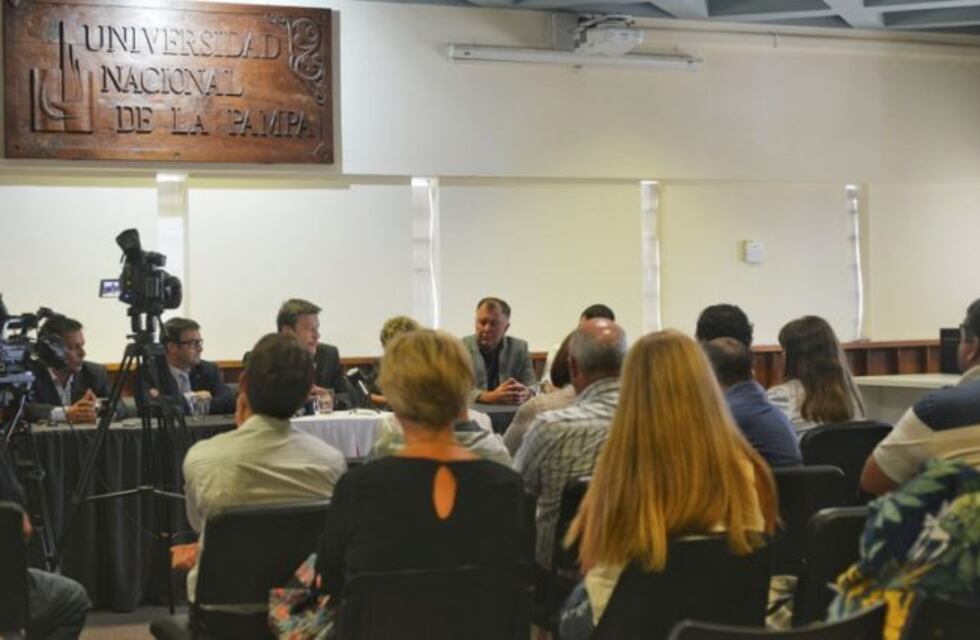 La Universidad de La Pampa firmó convenios con cuatro municipios para el dictado de carreras