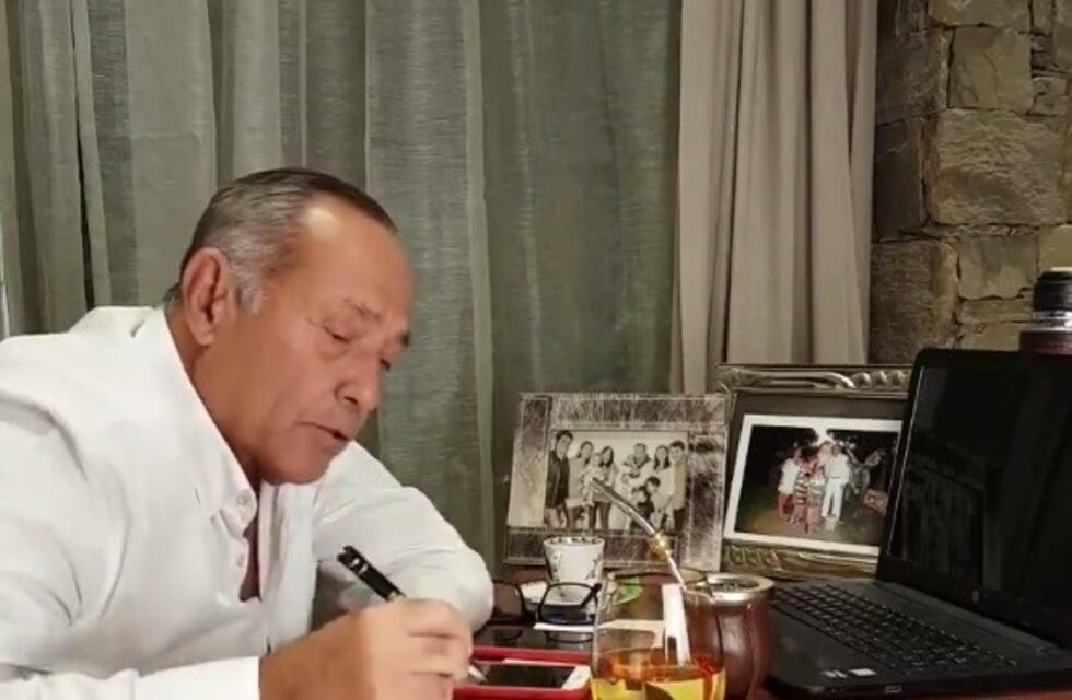 "El Adolfo" entrega casas por teléfono en San Luis